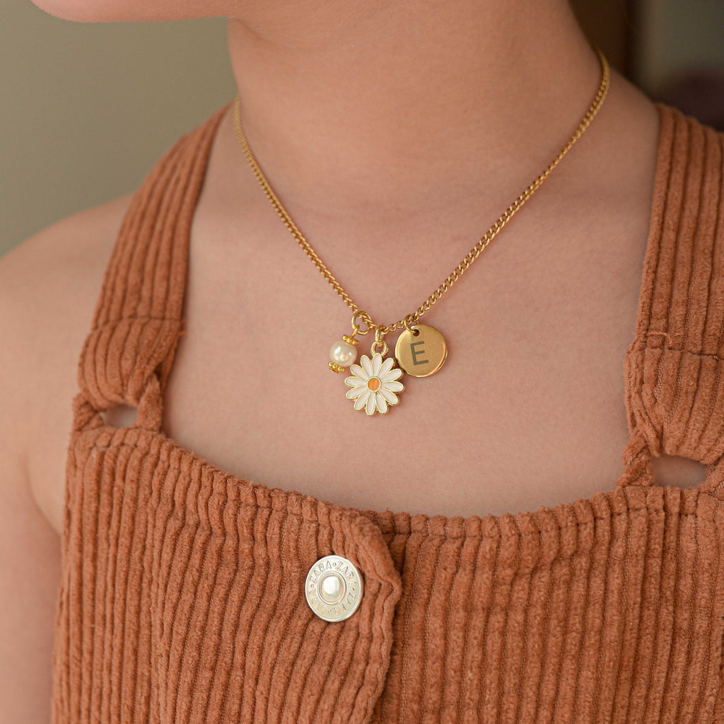 Daisy Initial - Necklace